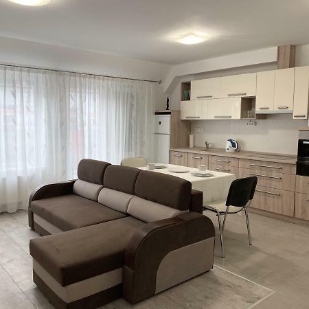 Exclusive Home - C. Apartman 페치 외부 사진