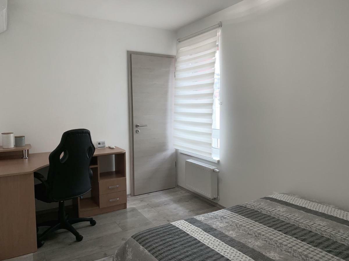 Exclusive Home - C. Apartman 페치 외부 사진