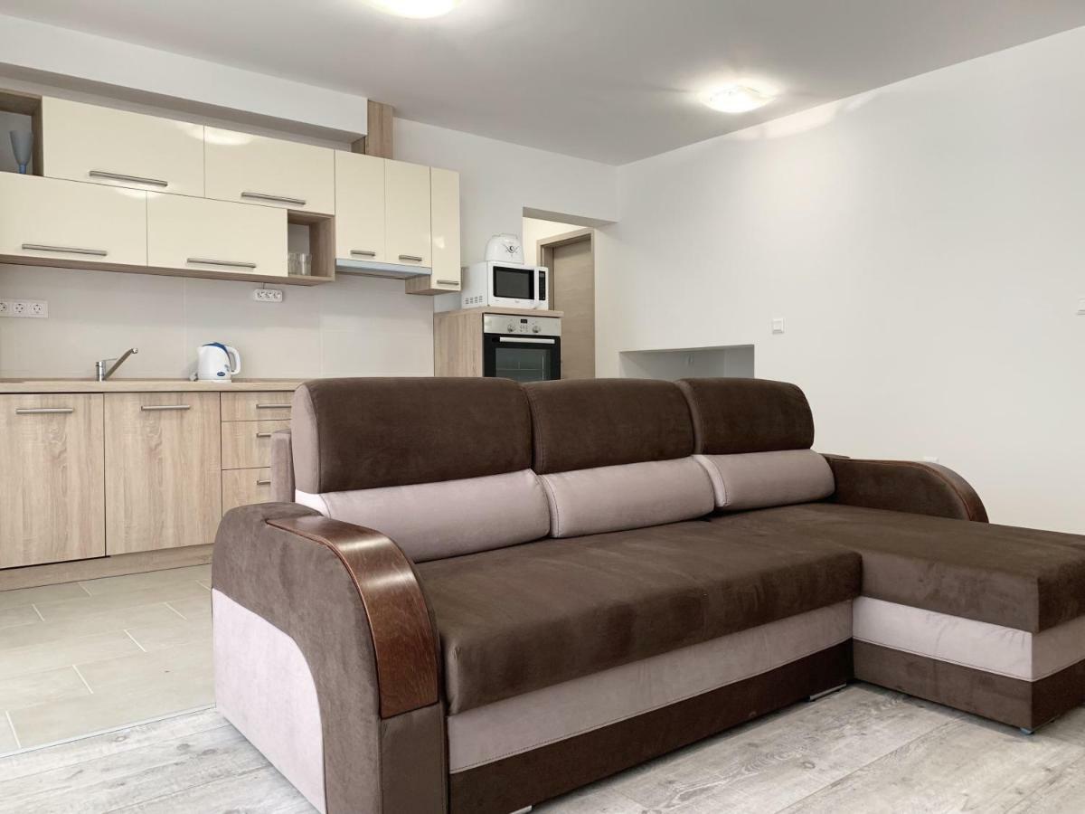 Exclusive Home - C. Apartman 페치 외부 사진