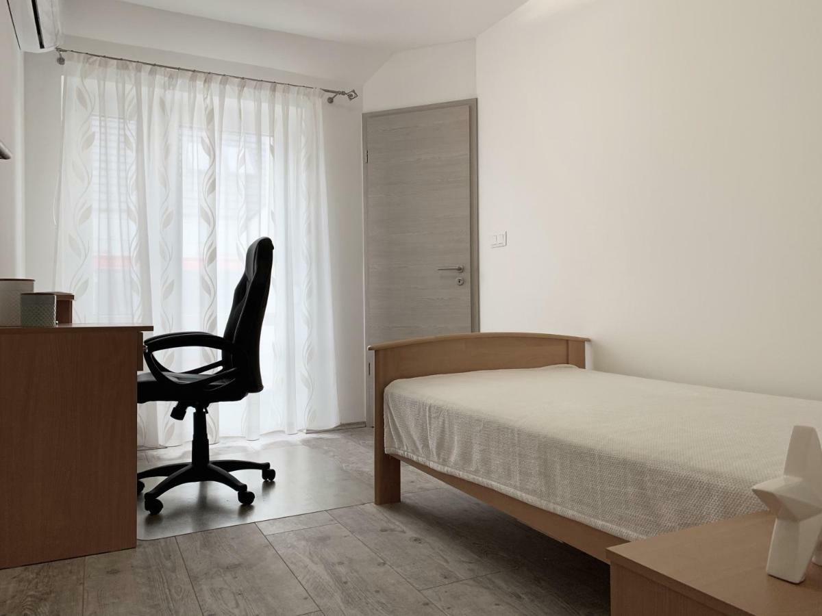 Exclusive Home - C. Apartman 페치 외부 사진