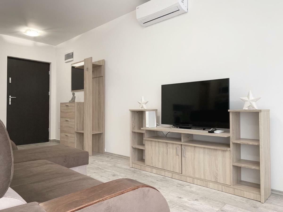 Exclusive Home - C. Apartman 페치 외부 사진